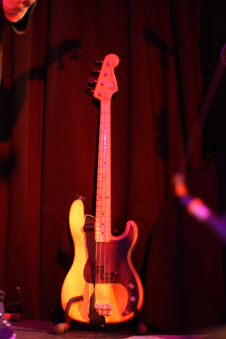 Fender Bass